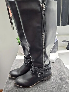 SO Black Knee High Tall Riding Moto Boots 7.5 WC ( Wide Calf) Like New